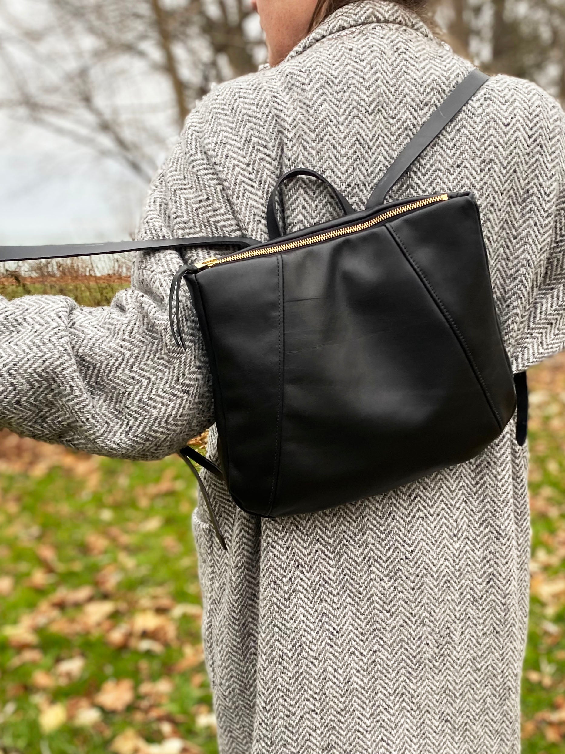 midnight pothos Small Dahlia Backpack in midnight – Studio Pothos