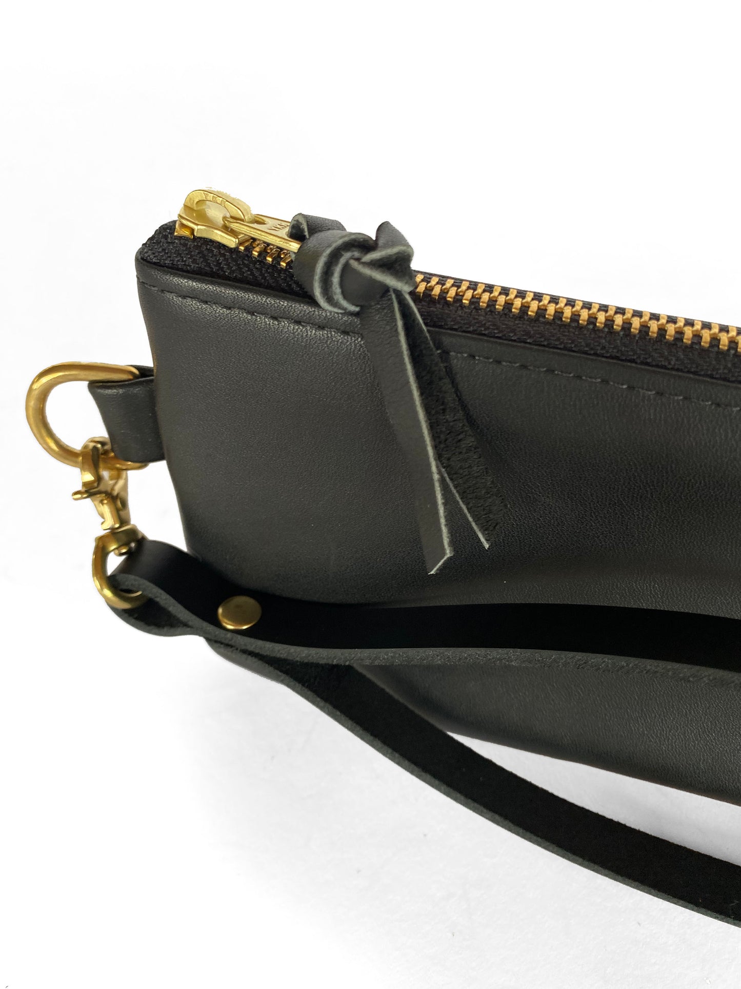 Ivy Clutch Wallet in midnight