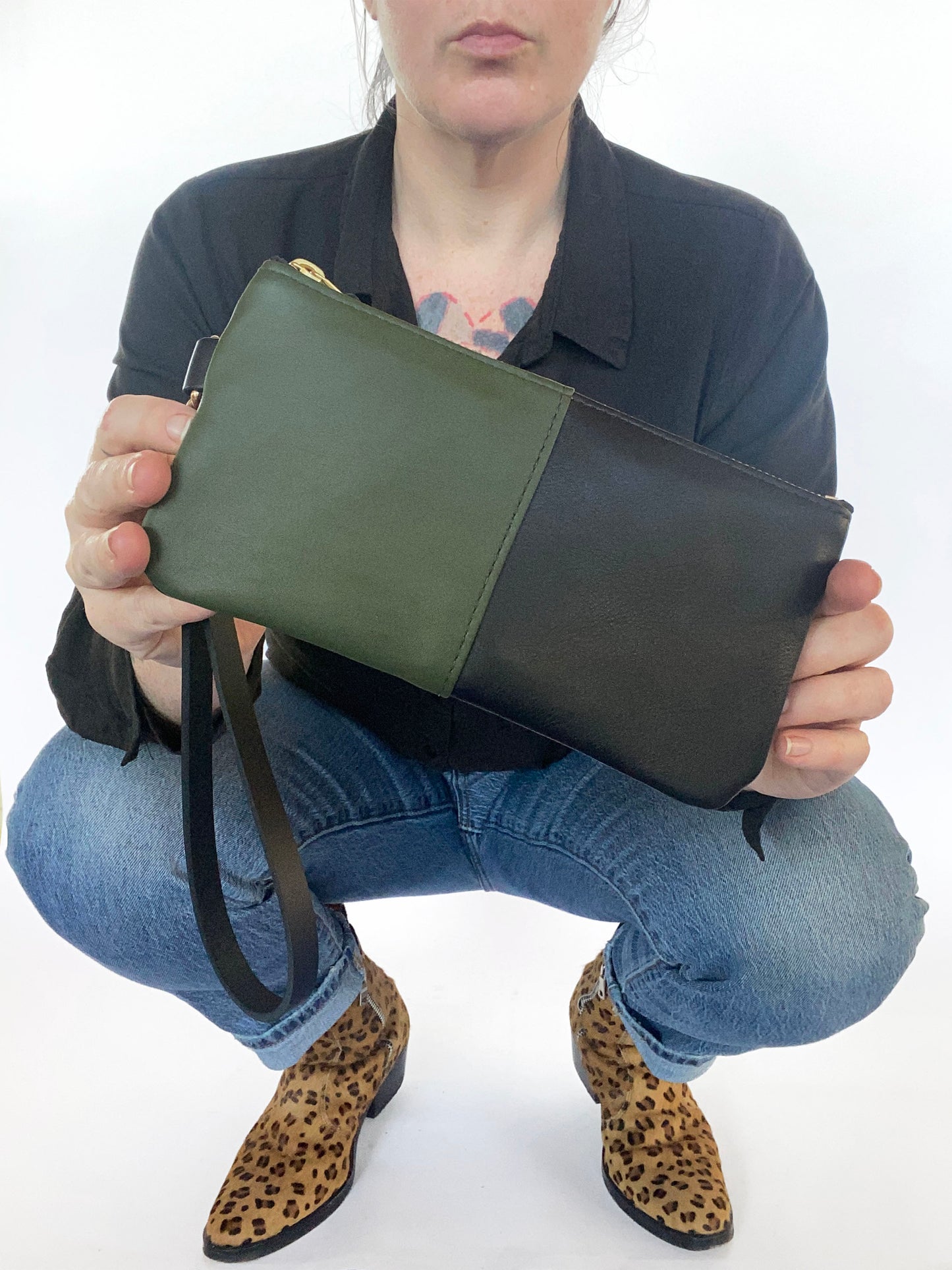 Ivy Clutch Wallet in dark moss and midnight