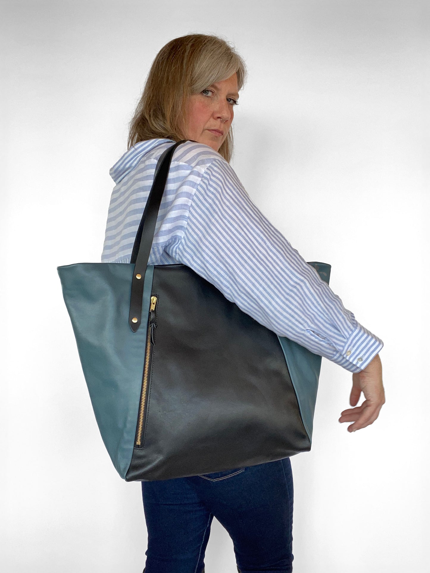 Willow Tote in midnight and petrol