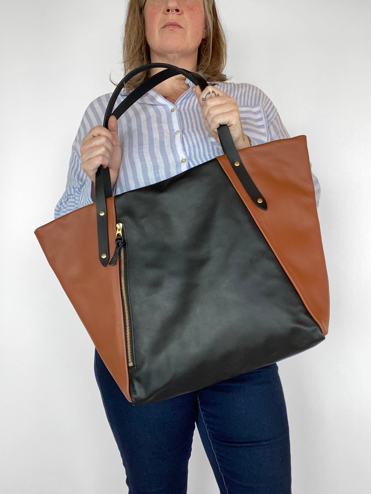 Willow Tote in midnight and cinnamon