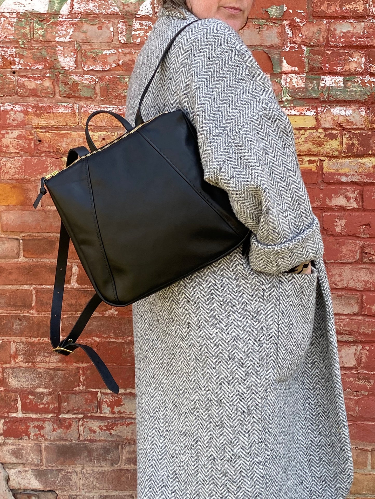 Small Dahlia Backpack in midnight