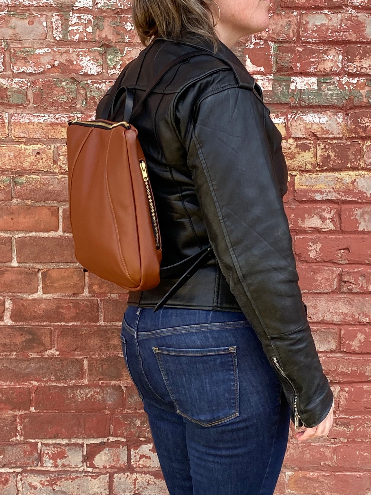 Small Dahlia Backpack in cinnamon