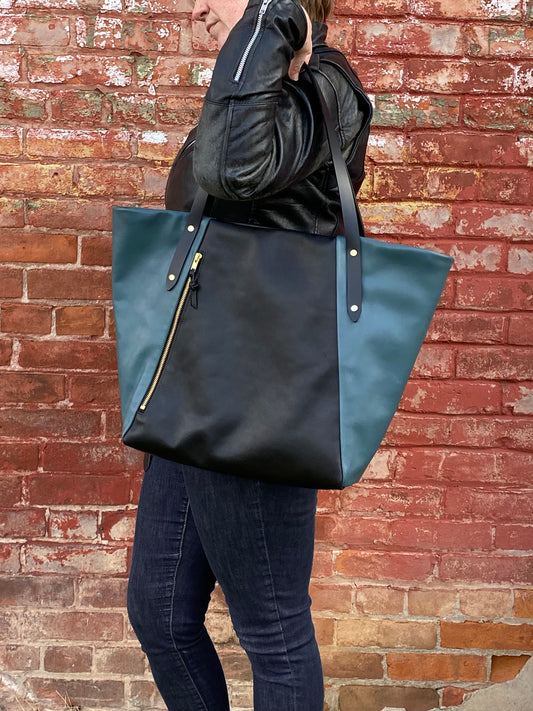 Willow Tote in midnight and petrol