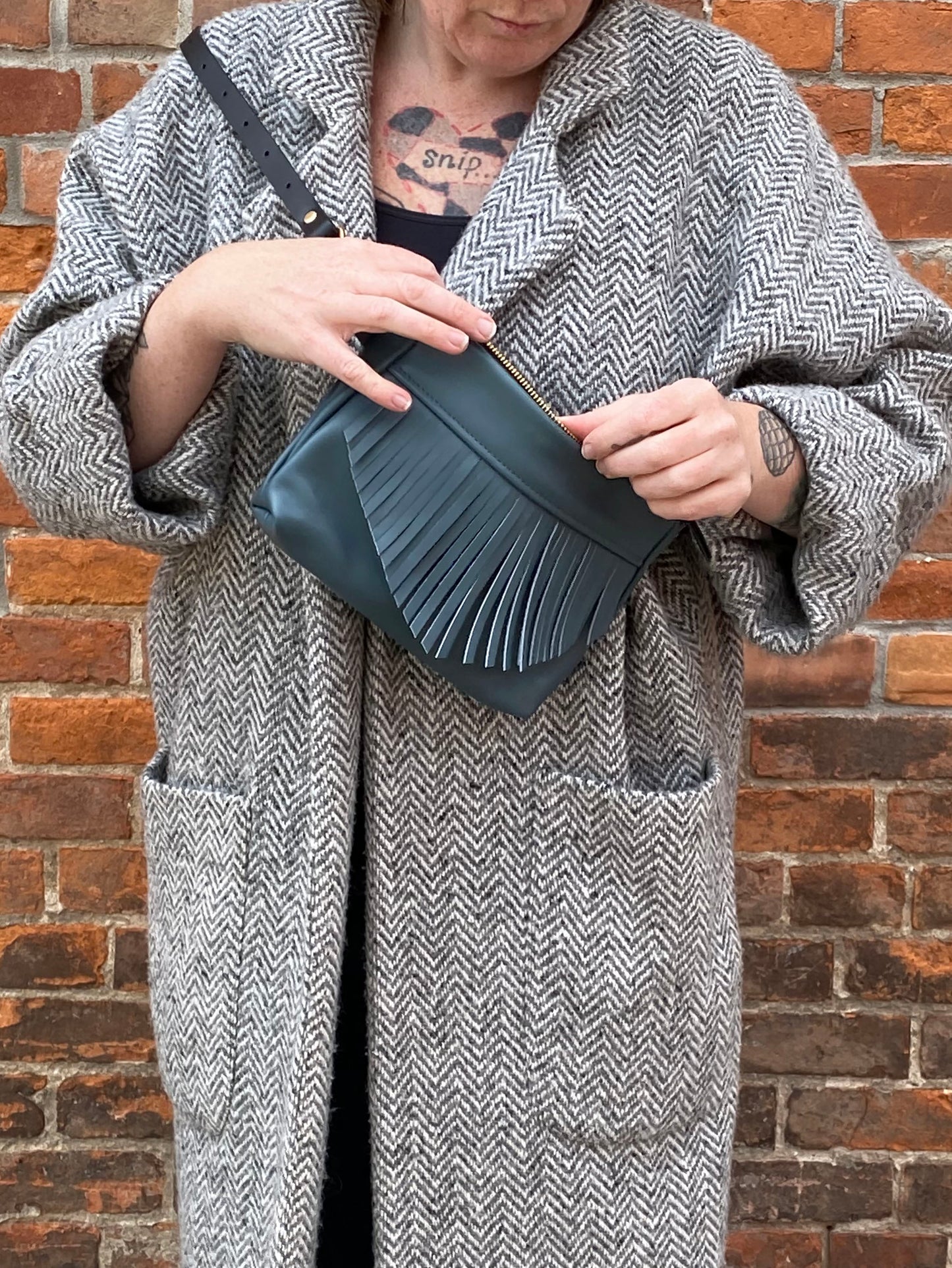 Cosmos Fringe Bag in petrol