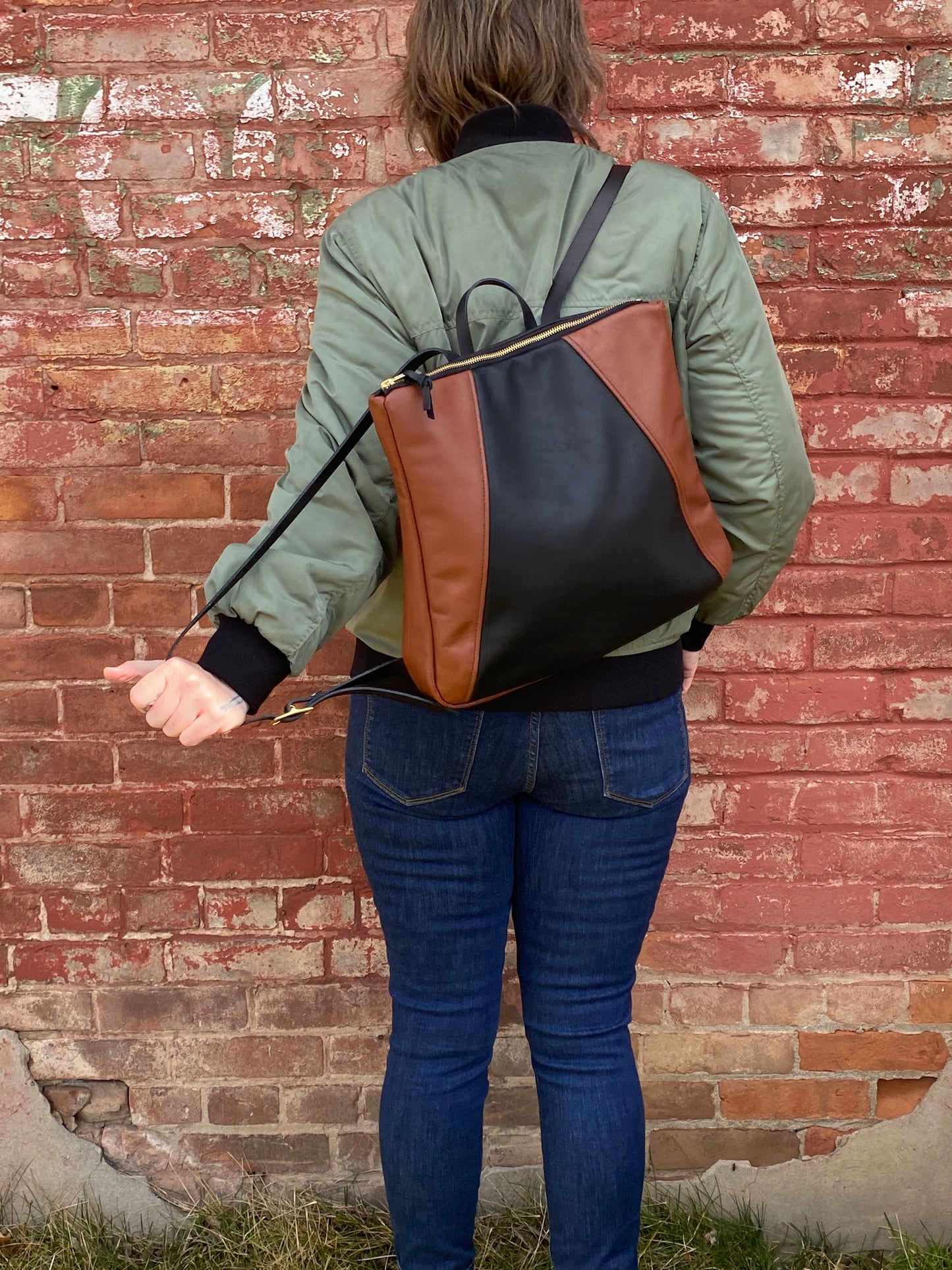 Large Dahlia Backpack in midnight and cinnamon